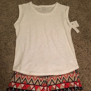 NWT Liz Claiborne Cuffed White Tee Shirt